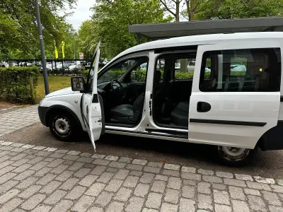 Używany Opel Combo 75 KM (55 kW) 2004 Biały Minivan