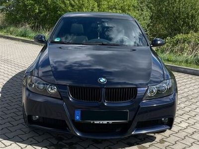 gebraucht BMW 318 | E90 | i | VFL | M-Paket | monacoblau