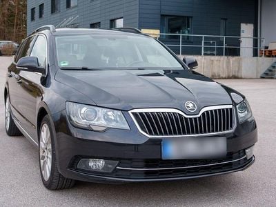 Gebraucht Skoda Superb Ambition 140 PS (102 kW) 2014 Schwarz Kombi