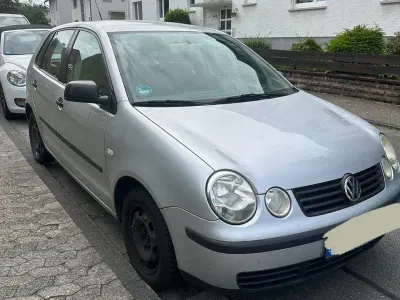 Używany VW Polo Basis 54 KM (39 kW) 2004 Srebrny Hatchback