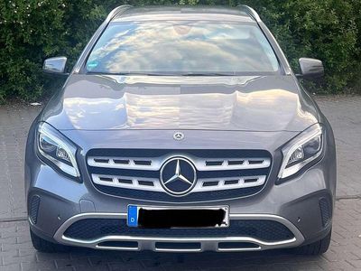 Mercedes GLA220
