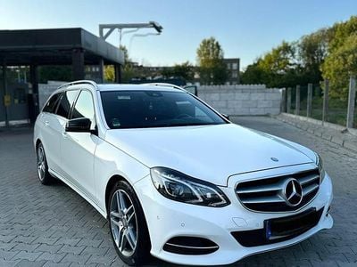Używany Mercedes E220 170 KM (125 kW) 2015 Biały Kombi