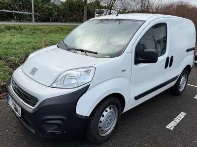 Gebraucht Fiat Fiorino 129 PS (94 kW) 2022 Weiß Van / Kleinbus