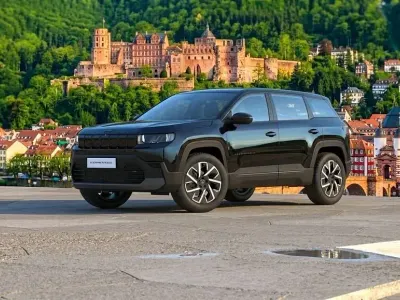 Neu Jeep Compass Altitude 145 PS (106 kW) 2026 Schwarz SUV