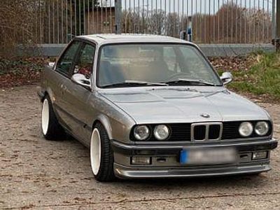 Second-hand BMW 320 129 CP (94 kW) 1987 Argintiu Coupe