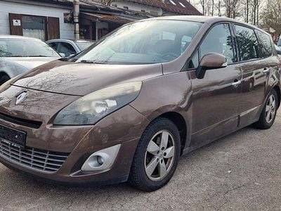 Gebraucht Renault Scénic III Dynamique 131 PS (96 kW) 2010 Braun Van / Kleinbus