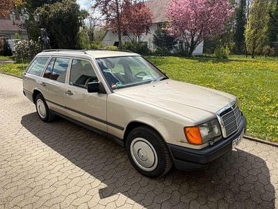 Usata Mercedes E230 132 CV (97 kW) 1989 Beige