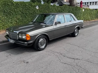 Gebraucht Mercedes E230 136 PS (100 kW) 1982 Limousine