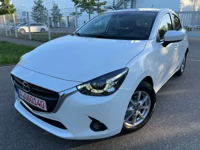 Gebraucht Mazda 2 Exclusive-Line 90 PS (66 kW) 2015 Weiß Limousine