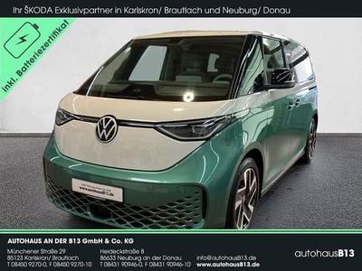 Gebraucht VW ID. Buzz Pro 150 kW (204 PS) 2023 Candyweiß/bay leaf green metallic Van / Kleinbus