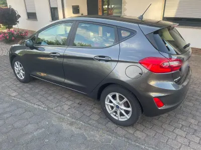 Gebraucht Ford Fiesta Cool & Connect 101 PS (74 kW) 2019 Grau Kleinwagen