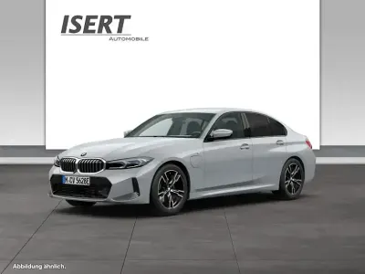 Gebraucht BMW 330e M Sport 292 PS (214 kW) 2025 Grau Limousine