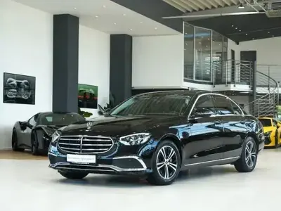 Gebraucht Mercedes E300 Avantgarde 272 PS (200 kW) 2021 Obsidianschwarz  metalliclack Limousine