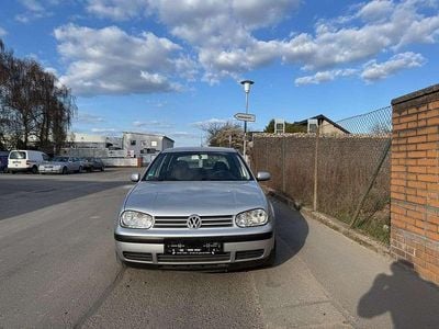 Usata VW Golf IV Trendline 105 CV (77 kW) 2002 Grigio Utilitaria