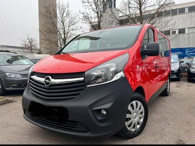 Rot Gebraucht 2018 Opel Vivaro Van / Kleinbus | 15.700 € (Etwas zu teuer)