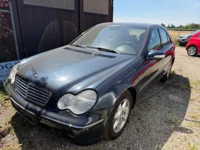 Gebraucht Mercedes C200 Elegance 122 PS (89 kW) 2004 Blau Limousine