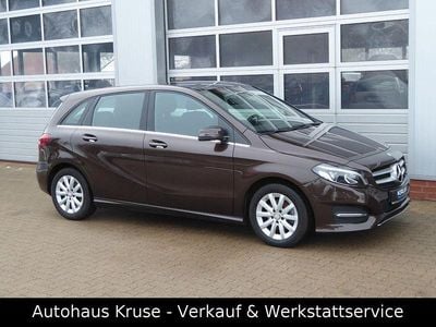 Gebraucht Mercedes B180 Business 122 PS (89 kW) 2016 Braun Van / Kleinbus