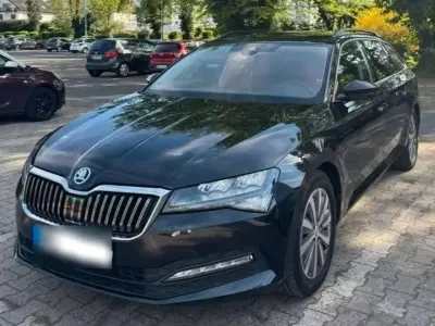 Gebraucht Skoda Superb 150 PS (110 kW) 2022 Schwarz Kombi
