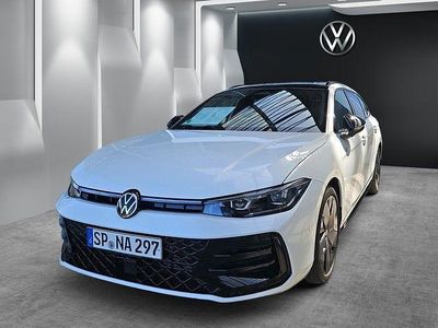 Second-hand VW Passat R-line 150 CP (110 kW) 2026 Alb Break