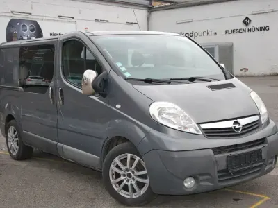 Gebraucht Opel Vivaro 114 PS (83 kW) 2013 Silber Van / Kleinbus