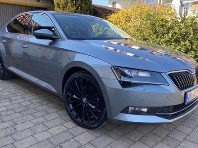 Usata Skoda Superb Premium Edition 190 CV (139 kW) 2018 Grigio Utilitaria