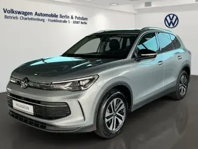 Neu VW Tiguan 130 PS (95 kW) 2026 Silber SUV