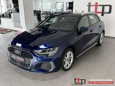 Używany Audi A3 S-Line 150 KM (110 kW) 2023 Niebieski Sedan/Limuzyna