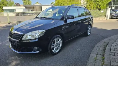 Gebraucht Skoda Fabia Ambition 105 PS (77 kW) 2014 Cerna magic/black magic Kombi