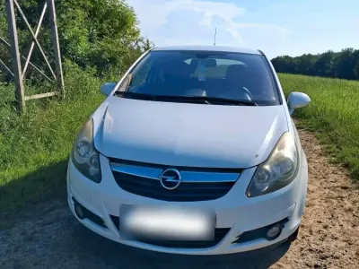 Gebraucht Opel Corsa 80 PS (58 kW) 2009 Weiß Kleinwagen