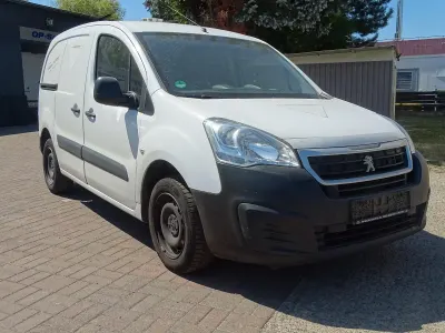 Gebraucht Peugeot Partner S 99 PS (72 kW) 2016 Weiß Van / Kleinbus