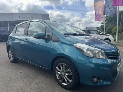 Gebraucht Toyota Yaris Edition 69 PS (50 kW) 2014 Mauritiusblau mica metallic Kleinwagen
