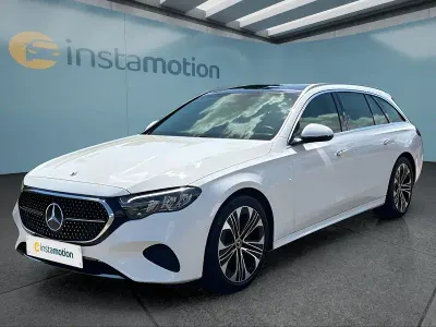 Gebraucht Mercedes E220 197 PS (144 kW) 2025 Weiß Kombi