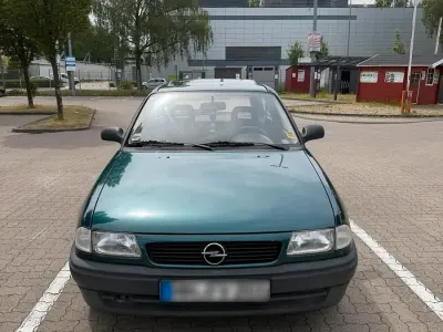 Gebraucht Opel Astra 75 PS (55 kW) 1995 Grün Limousine