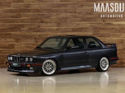 Gebraucht BMW M3 215 PS (158 kW) 1990 Schwarz Limousine