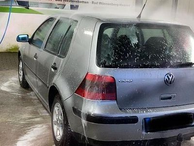 Grau Gebraucht 2001 VW Golf IV Kleinwagen | 3.200 € (Teuer)