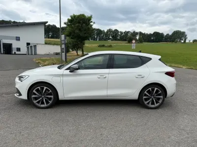 Gebraucht Seat Leon FR 204 PS (150 kW) 2021 Weiß Limousine