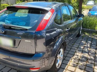Gebraucht Ford Focus Ghia 125 PS (91 kW) 2007 Grau Kombi