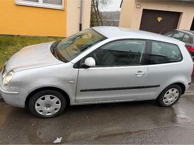 Używany VW Polo 55 KM (40 kW) 2002 Srebrny Hatchback