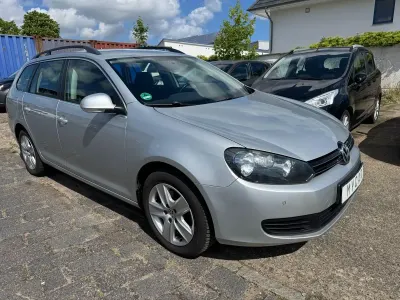 Gebraucht VW Golf VI Comfortline 122 PS (89 kW) 2011 Silber Kleinwagen