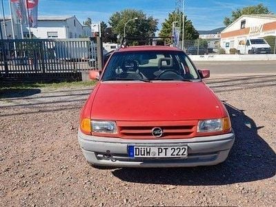 Rot Gebraucht 1994 Opel Astra Club Kombi | 1.450 €