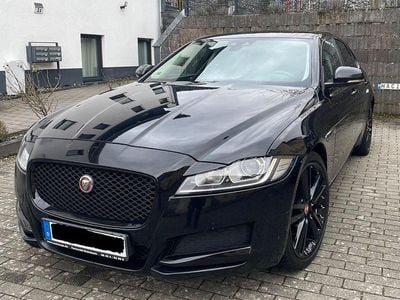 Gebraucht Jaguar XF Prestige 179 PS (131 kW) 2019 Schwarz Limousine