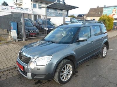 Grau Gebraucht 2013 Skoda Yeti Elegance SUV | 5.990 € (Teuer)