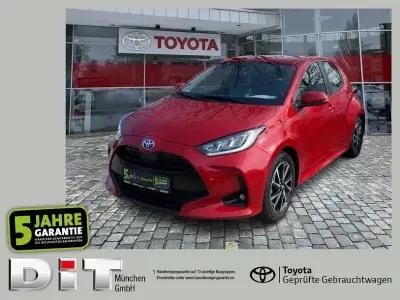 Gebraucht Toyota Yaris Hybrid Team 116 PS (85 kW) 2023 Emotional red 2 Kleinwagen