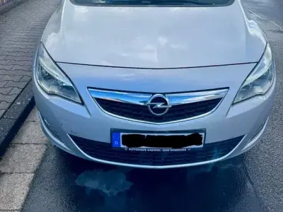 Gebraucht Opel Astra Edition 120 PS (88 kW) 2010 Limousine