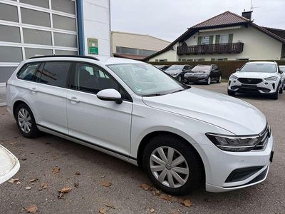 Gebraucht VW Passat Conceptline 150 PS (110 kW) 2022 Gletscherweiß metallic Kombi