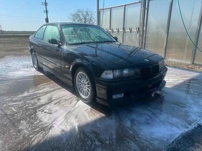 Second-hand BMW 318 140 CP (102 kW) 1995 Negru Coupe