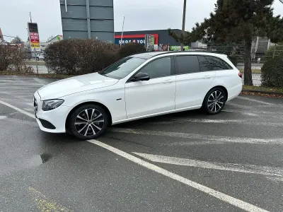 Gebraucht Mercedes E300 Avantgarde 306 PS (225 kW) 2019 Weiß Kombi