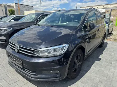 Gebraucht VW Touran Comfortline 150 PS (110 kW) 2018 Schwarz Van / Kleinbus