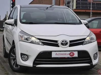 Gebraucht Toyota Verso Life 147 PS (108 kW) 2013 Weiß Van / Kleinbus