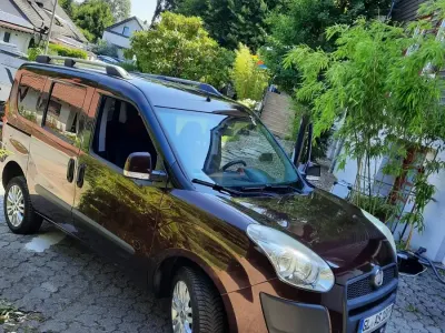Gebraucht Fiat Doblò 95 PS (69 kW) 2011 Rot Van / Kleinbus